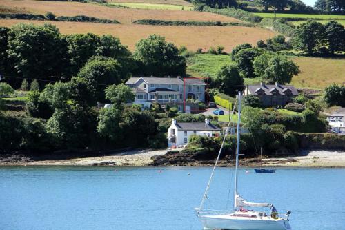 Shearwater Holiday Cottage - image 2