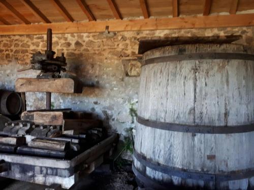 ทัศนียภาพภายนอกโรงแรม, Grand Gite Maison d Alice Auvergne - 15 personnes in เลอ กูตูร์