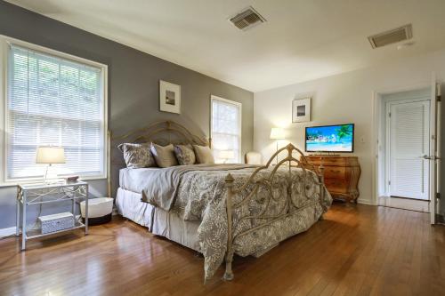 A Touch of Cape Cod in West Hollywood detail