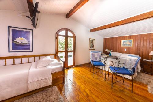 Quadruple Room image 6