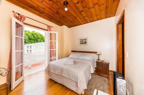 Double Room image 7