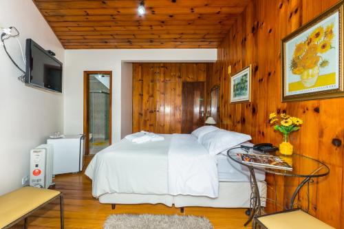 Double Room image 2