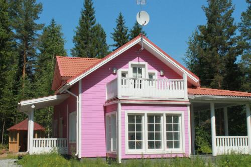 Коттедж в Финляндии, Enonkoski (розовый) - Enonkoski