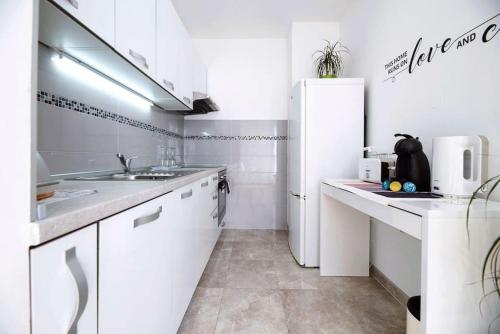 Apartments with WiFi Split - 15046, Split (photo 4)