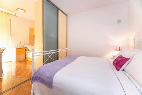 Apartments with WiFi Split - 15046, Split (photo 10)