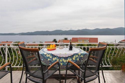Apartments by the sea Viganj Peljesac - 16259 Trstenik
