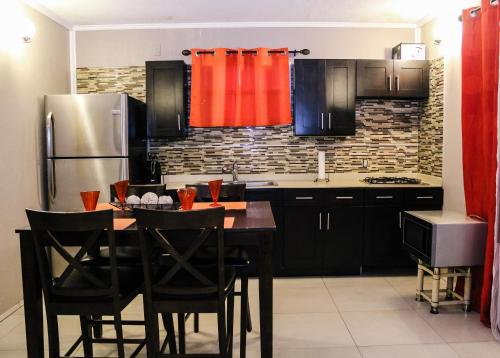 Cocina, Palm Spring Inn in Oranjestad