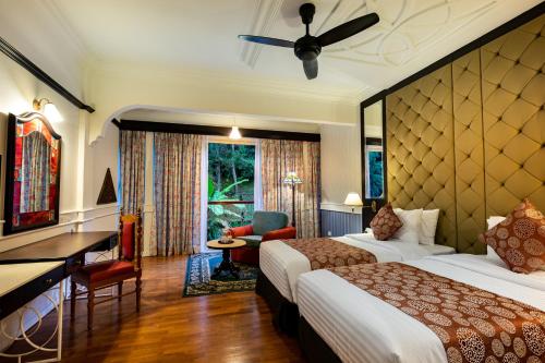 Deluxe Double or Twin Room image 5