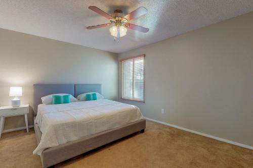 Hamptons Villa - image 2