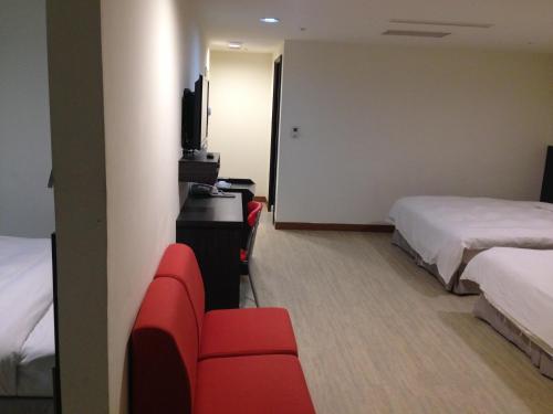 4 double beds