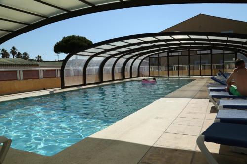 Swimming pool, Hotel Myriam Vias Plage in Agde