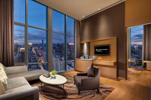 Wyndham Grand Shenzhen Room Type - Deluxe Suite with Club Benefits