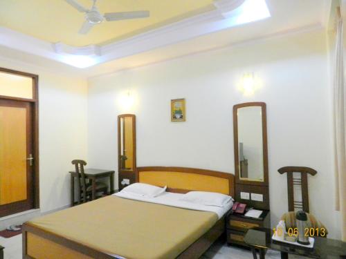 2 twin beds