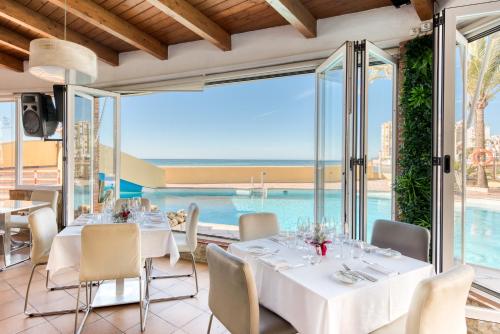 Restaurant, Macdonald Dona Lola Resort in Mijas