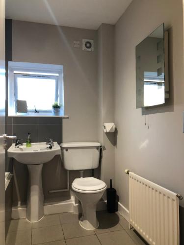 Newington Apartments - main image