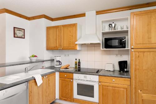 Madame Vacances Les Chalets du Praz - image 13