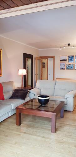 3 bedrooms, 5 beds