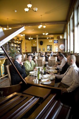 ห้องอาหาร, เดอะ วอเตอร์ลู โฮเทล แอนด์ บิสโทร (The Waterloo Hotel & Bistro) in นิวพอร์ต