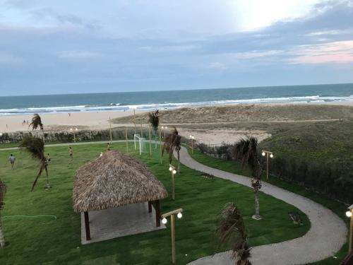 Beach Living, Frente mar, 400m do B Park com Restaurante e Toboagua