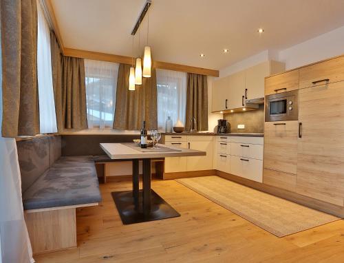 2 bedrooms, 3 beds