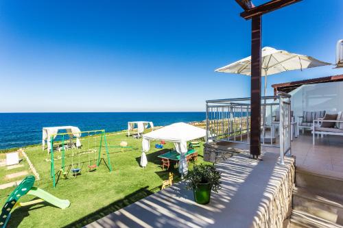  Lili Sea Front Houses, unique escape by the sea, By ThinkVilla in Panormos