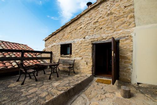 مدخل, MAS NOU in Cinctorres