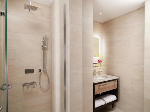 Grand Central Hotel Belfast - image 9