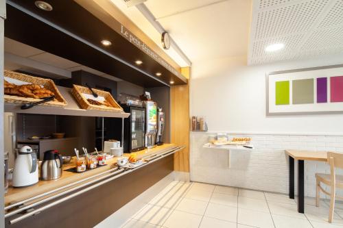 Їжа та напої, B&B HOTEL Herblay in Ербле