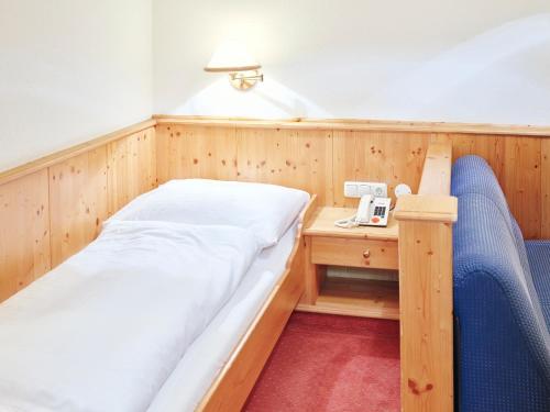2 bedrooms, 3 beds