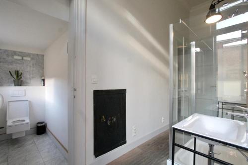 Cap's House - image 10