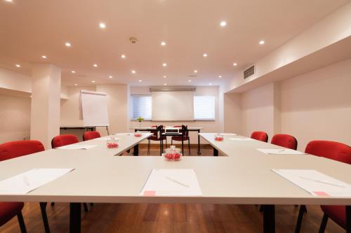 Legendary Porto Hotel - image 6