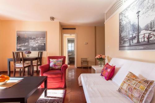 Apartamentos RG Conde de Ibarra con GARAJE, Sevilla (Foto 2)