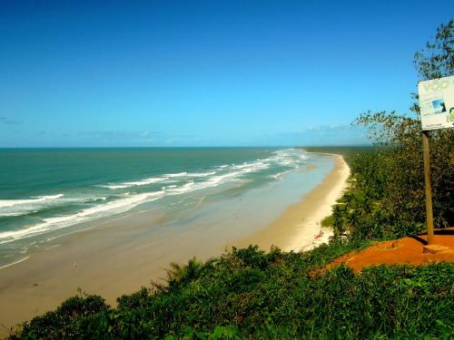 Casa Amarela na praia para 13 pessoas Casa Amarela na praia para 13 pessoas