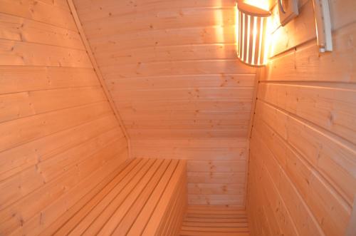 桑拿, Traumhaus Ostwind- Rügen (Traumhaus Ostwind- Rugen) in 諾因基興/前波莫瑞州-呂根島