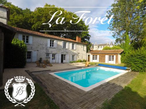 La Forêt du Château de Bourneau gîte à louer Bourneau