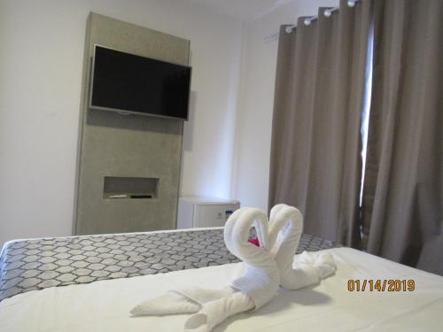 Deluxe Room image 6