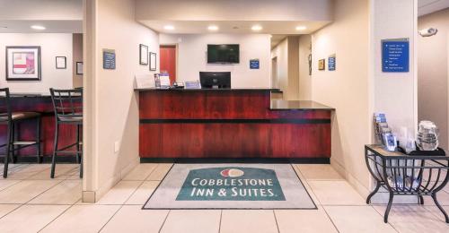 Cobblestone Inn & Suites - Durand