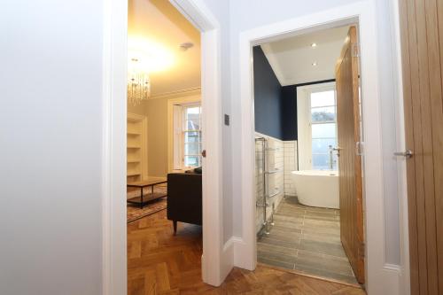 Dollar Apartments-41 Bridge Street
