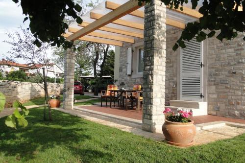 Apartments Villa Ela - image 2
