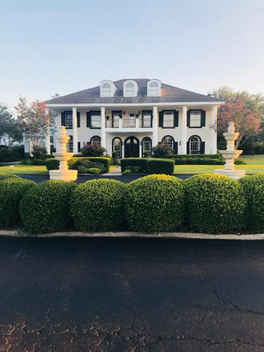 The Plantation House Boutique Inn in Pflugerville, USA