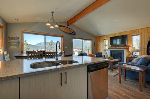 Newfie Seaside Retreat in Port Renfrew, Canada