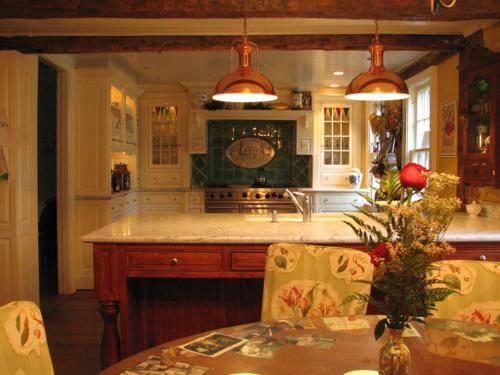 Niagara Gorge Mansion in Historic Village 5 Minutes from Falls in Lewiston (NY)