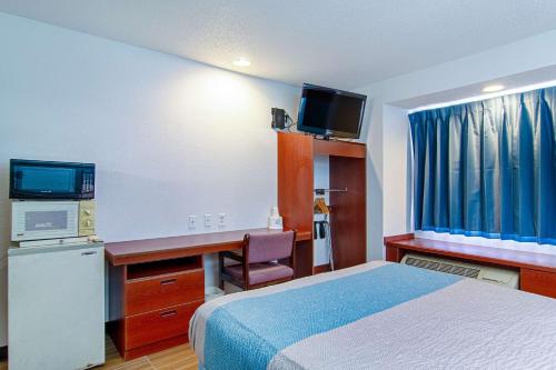 Americas Best Value Inn & Suites Brunswick