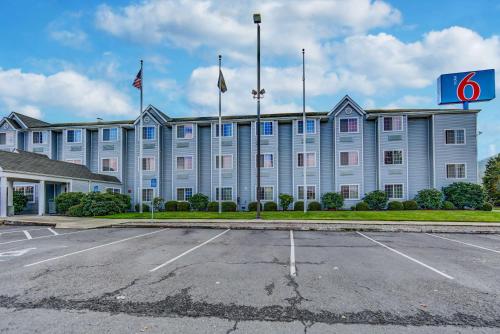 . Motel 6-Sutherlin, OR