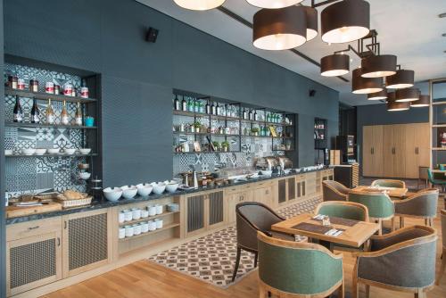 Best Western Plus Expo Hotel - image 6