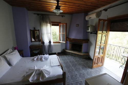 Guesthouse Rousis - main image
