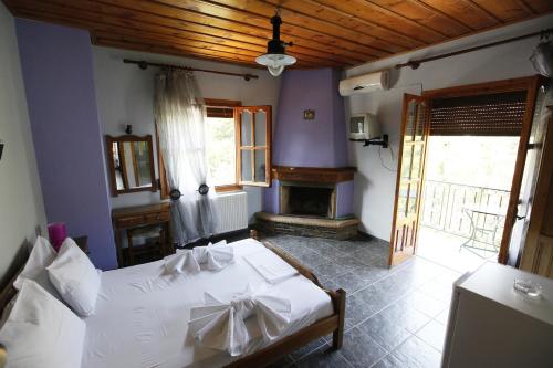 Guesthouse Rousis - image 10