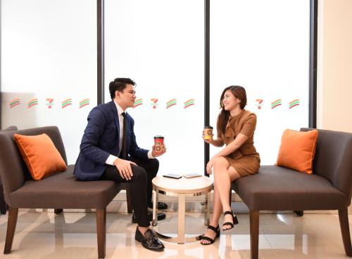 호프 인 호텔 토마스 모라토 케손 시티 - 로비