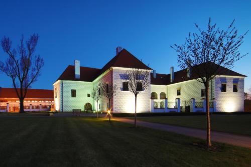 Hotel Zámek Valeč