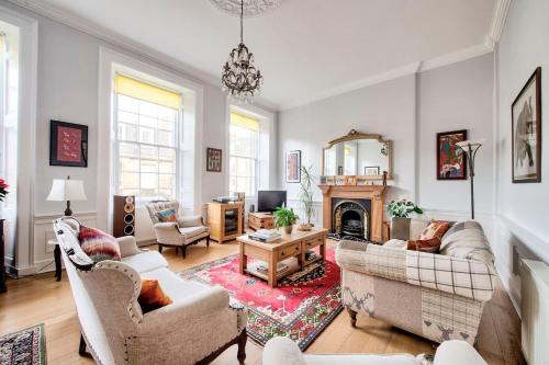Forth Street City Home by GuestReady